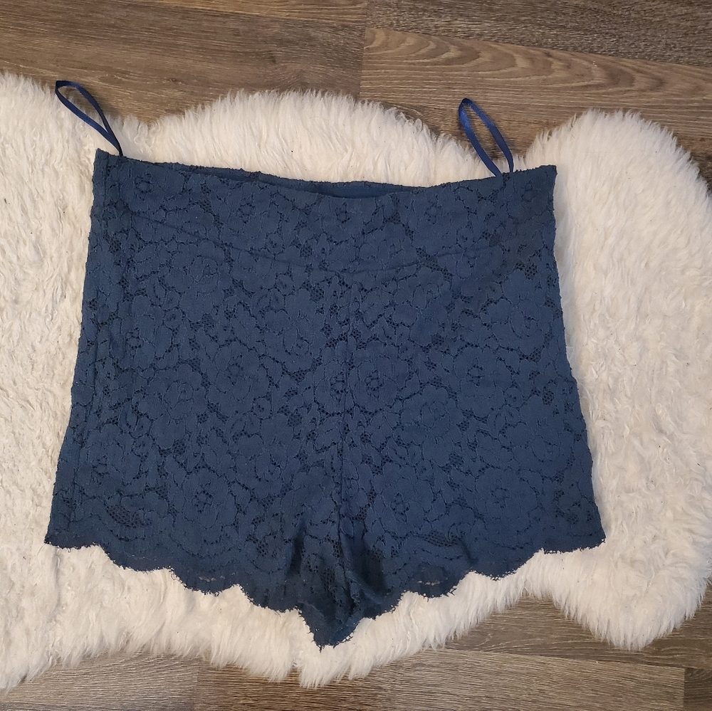 FREE PEOPLE lace shorts